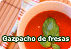 Otra receta vegana de gazpacho con fruta. Esta vez con fresas, que además de un color rosa intenso, le aporta un sabor muy especial. Las sopas frías para el verano son perfectas, tanto para un primer plato fresquito como para tentempie. :: receta vegana