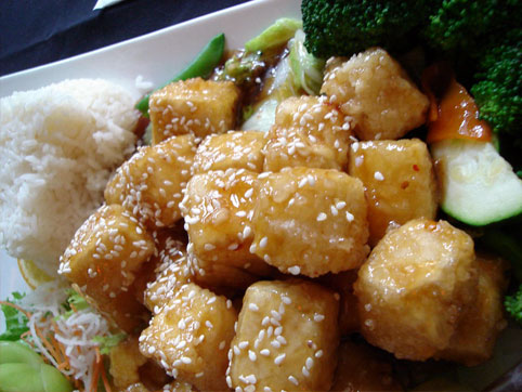 Daditos de tofu al sésamo