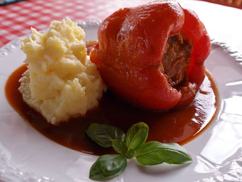 Pimientos rellenos de patata y champiñones